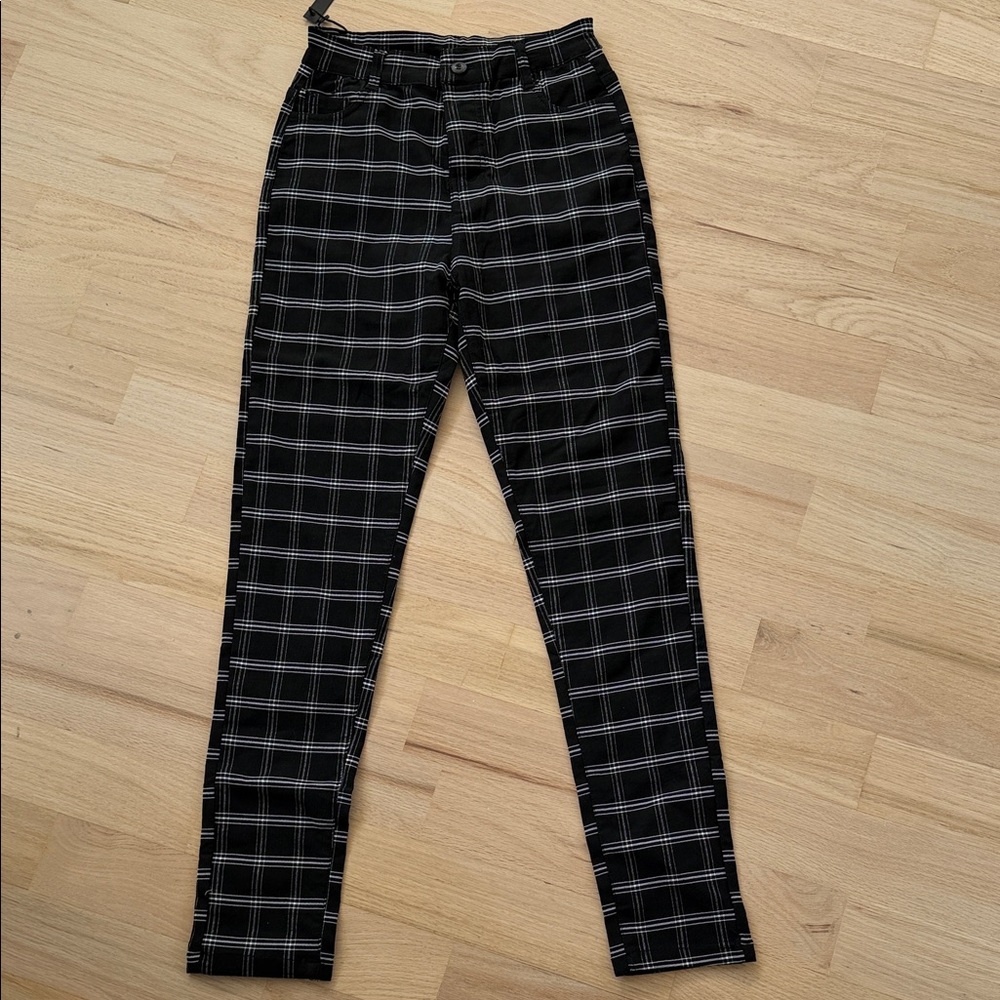 Black and White Plaid Pants stretch fits size 4-6 women